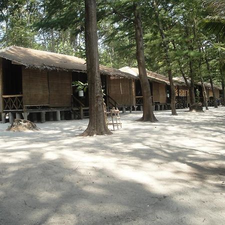 Menjangan Resort Ilhas Karimunjava Quarto foto